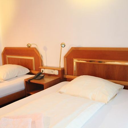 Wali'S Hotel Bielefeld Eksteriør bilde