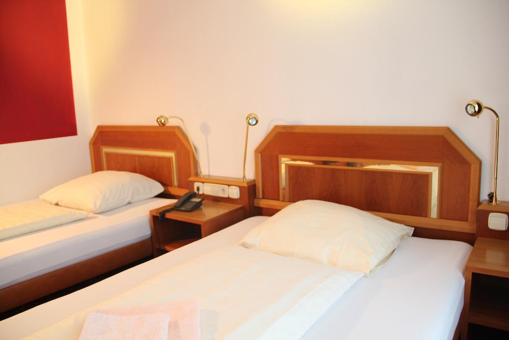Wali'S Hotel Bielefeld Eksteriør bilde