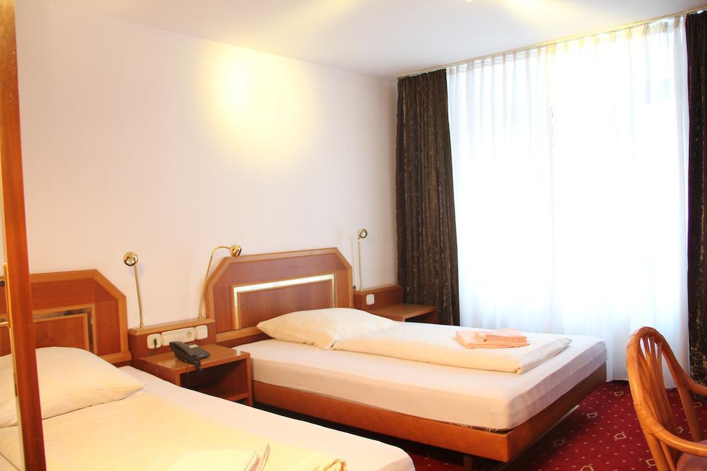 Wali'S Hotel Bielefeld Eksteriør bilde
