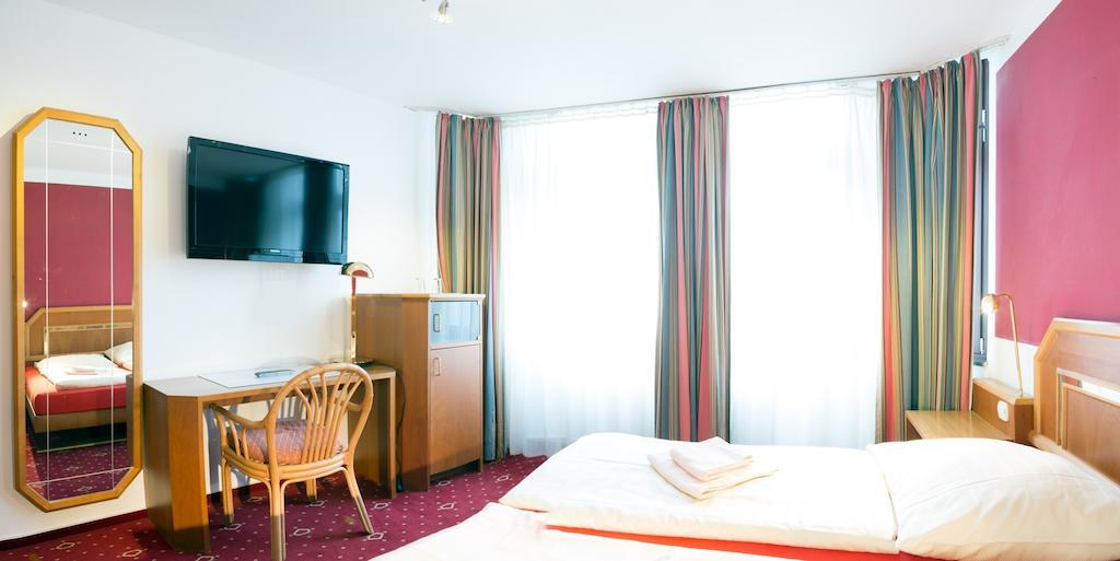 Wali'S Hotel Bielefeld Eksteriør bilde