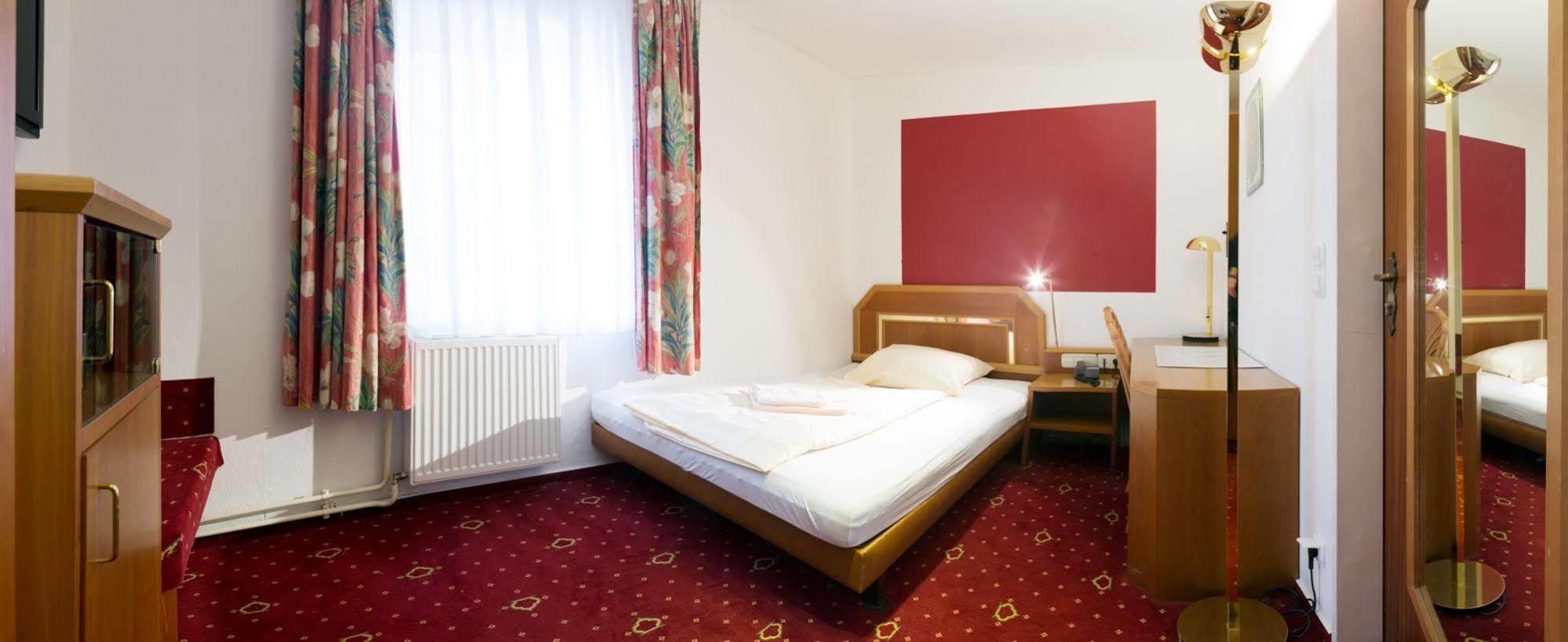 Wali'S Hotel Bielefeld Eksteriør bilde