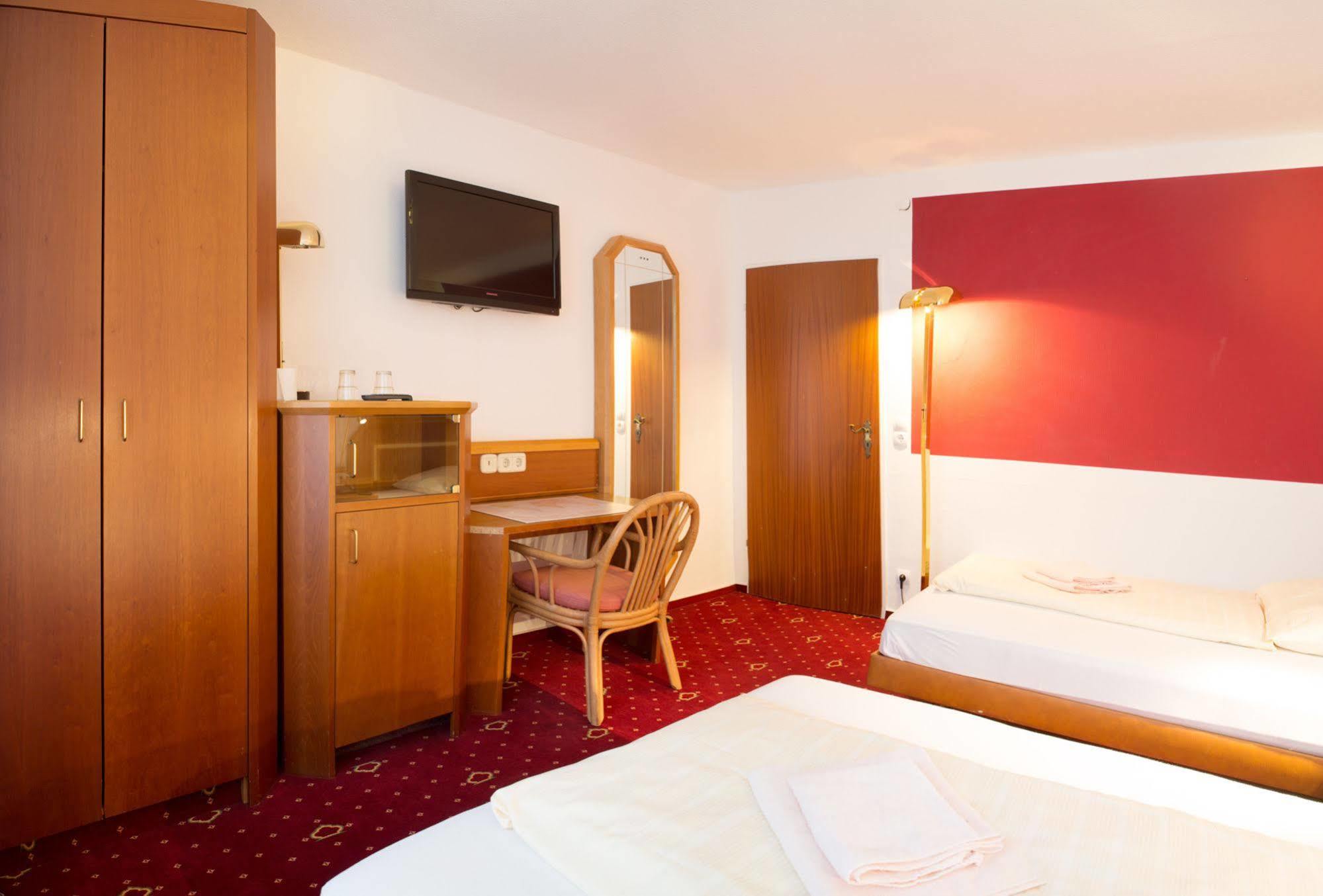 Wali'S Hotel Bielefeld Eksteriør bilde